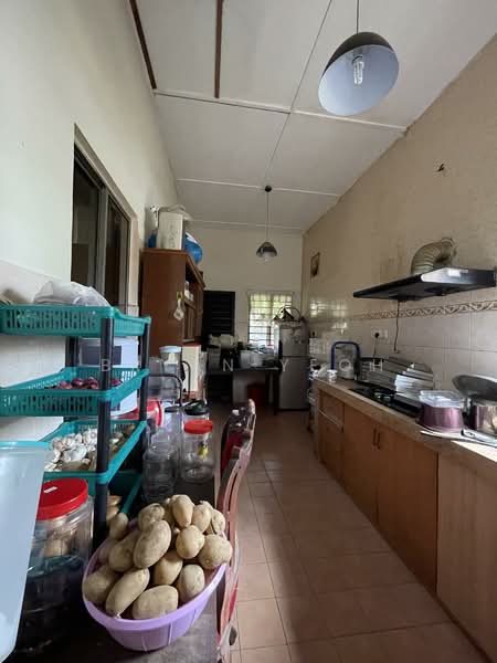 Rumah Banglo untuk Dijual di Kampung Tunku (Petaling Jaya) - Bryan Yeoh - Kitchen - PropertyGuru.com.my