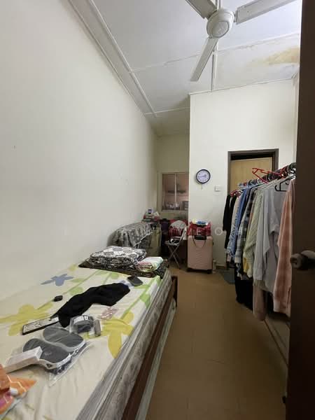 Rumah Banglo untuk Dijual di Kampung Tunku (Petaling Jaya) - Bryan Yeoh - Bedroom - PropertyGuru.com.my