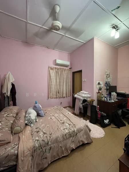 Rumah Banglo untuk Dijual di Kampung Tunku (Petaling Jaya) - Bryan Yeoh - Bedroom - PropertyGuru.com.my