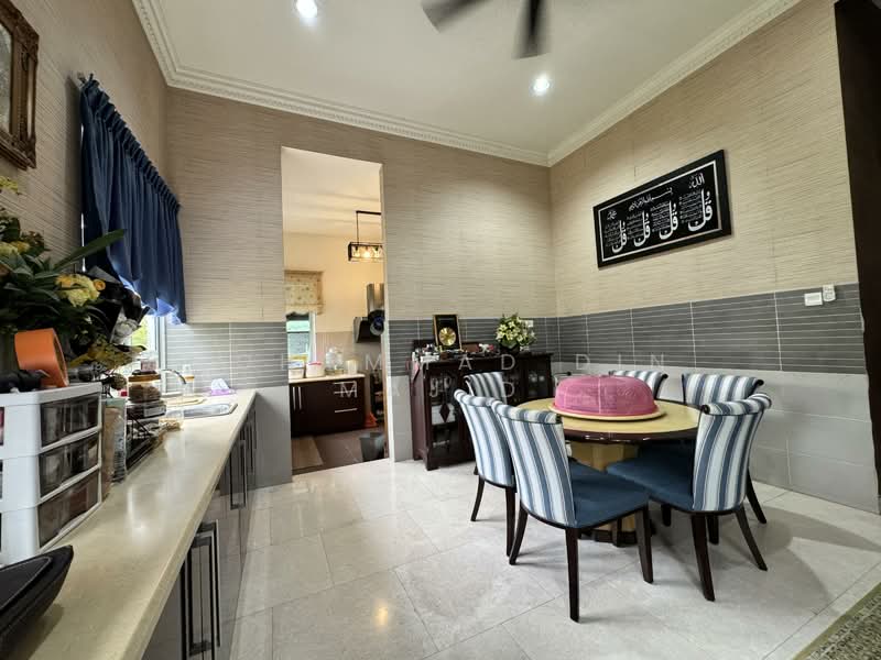 Rumah Banglo untuk Dijual di Shah Alam (Selangor) - Mohammad Din Majid - Kitchen - PropertyGuru.com.my