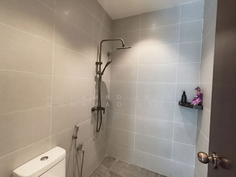 2.5-storey Terraced House for Sale in Seksyen 16 (Shah Alam) - Muhamad Irfan Muhamad Hafiz - Bathroom - PropertyGuru.com.my