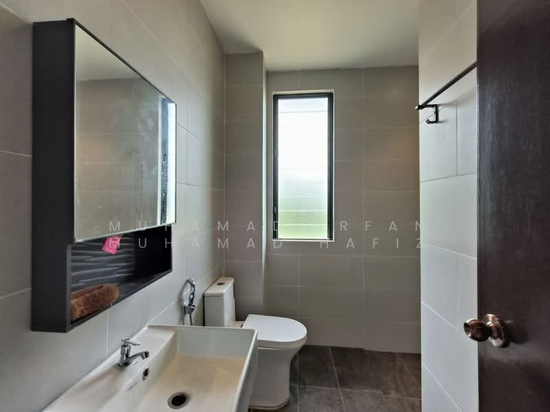 2.5-storey Terraced House for Sale in Seksyen 16 (Shah Alam) - Muhamad Irfan Muhamad Hafiz - Bathroom - PropertyGuru.com.my