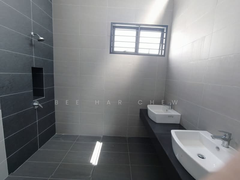 Rumah Teres 2 Tingkat untuk Dijual di Setia Alam (Selangor) - Bee Har Chew - Bathroom - PropertyGuru.com.my
