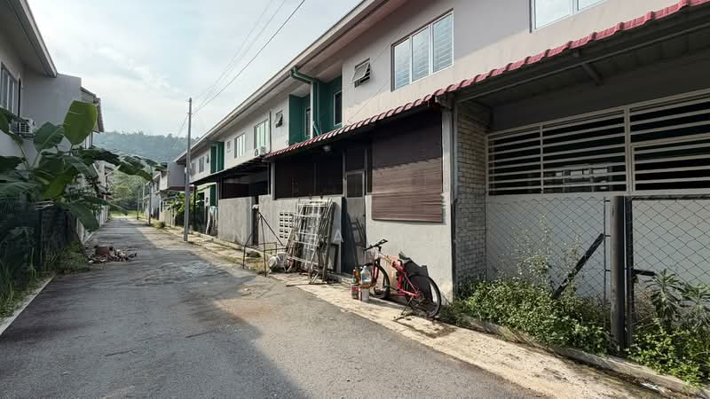 2-storey Terraced House for Sale in Taman Salak Perdana (Dengkil) - Nurain . - PropertyGuru.com.my