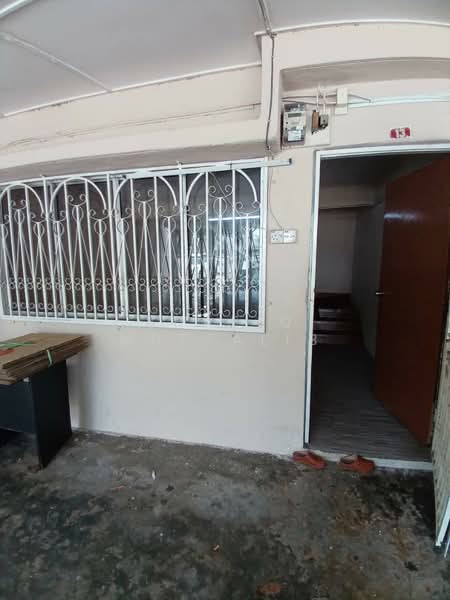2-storey Terraced House for Sale in Taman Putra (Ampang) - Shafiq Muttalib - Entrance - PropertyGuru.com.my