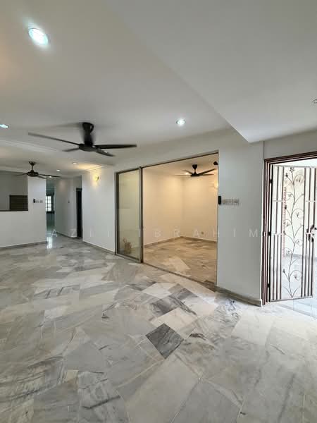 2-storey Terraced House for Sale in Taman Setiawangsa (Setiawangsa) - Azli Ibrahim - Living Room - PropertyGuru.com.my