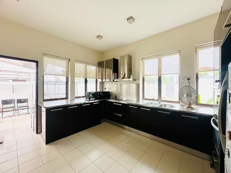 Bungalow for Sale in Bandar Seri Putra (Bangi) - Zaty Jasmin - Kitchen - PropertyGuru.com.my
