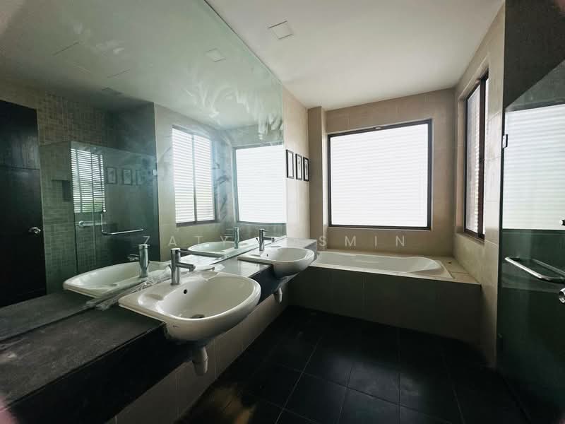 Bungalow for Sale in Bandar Seri Putra (Bangi) - Zaty Jasmin - Bathroom - PropertyGuru.com.my