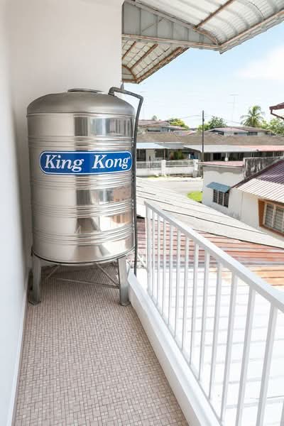 2-storey Terraced House for Sale in Taman Kluang (Kluang) - May Tan - Balcony - PropertyGuru.com.my