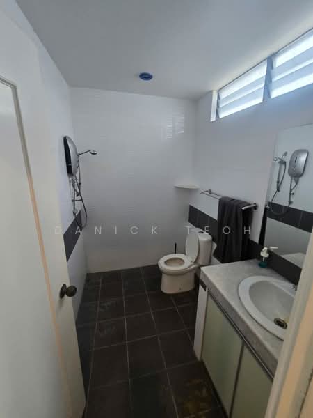 Kondominium untuk Dijual di Villa Ria - Danick Teoh - Bathroom - PropertyGuru.com.my