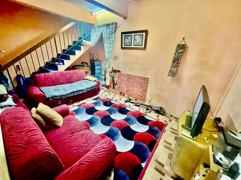 2-storey Terraced House for Sale in Taman Cheras Jaya (Cheras) - Azli Ibrahim - Living Room - PropertyGuru.com.my