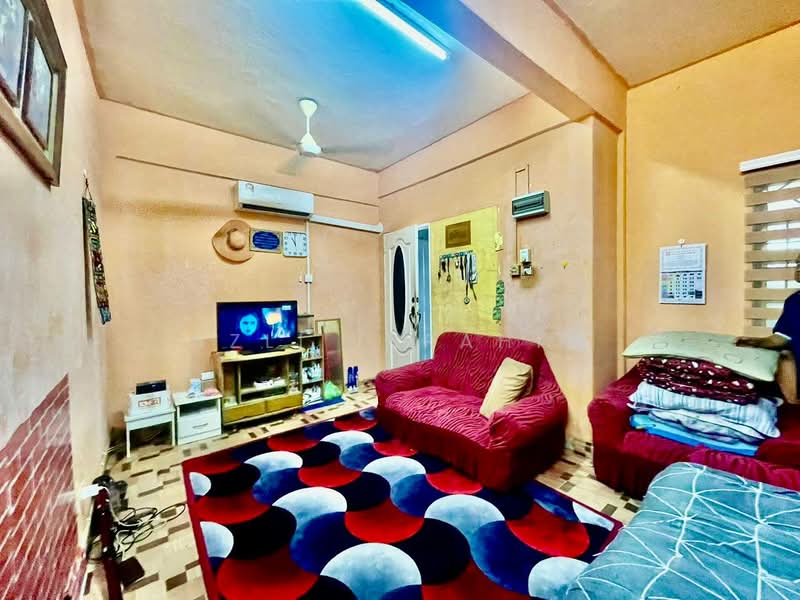 2-storey Terraced House for Sale in Taman Cheras Jaya (Cheras) - Azli Ibrahim - Living Room - PropertyGuru.com.my