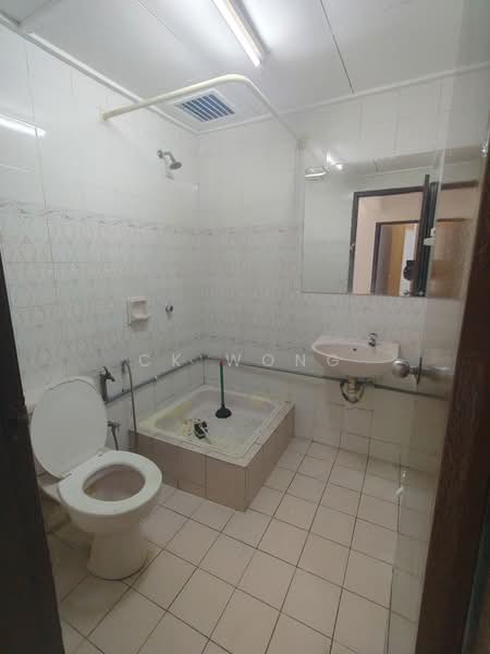 Kondominium untuk Dijual di Menara City One - CK Wong - Bathroom - PropertyGuru.com.my