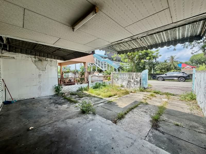 1-storey Terraced House for Sale in Kelana Jaya (Petaling Jaya) - Azli Ibrahim - Exterior - PropertyGuru.com.my