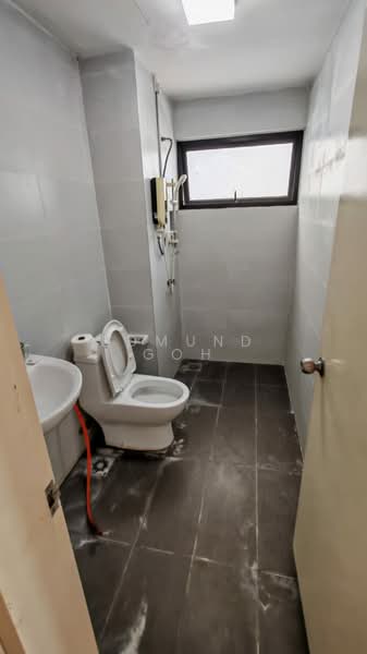 Service Residence for Sale at Sk One Residence - Edmund Goh - Bathroom - PropertyGuru.com.my