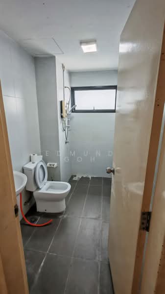 Service Residence for Sale at Sk One Residence - Edmund Goh - Bathroom - PropertyGuru.com.my