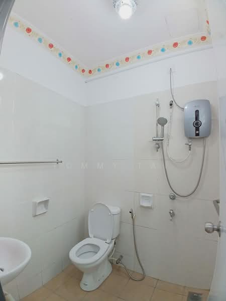 Rumah Berkembar untuk Dijual di Taman Mutiara Rini (Skudai) - Tommy Tai - Bathroom - PropertyGuru.com.my