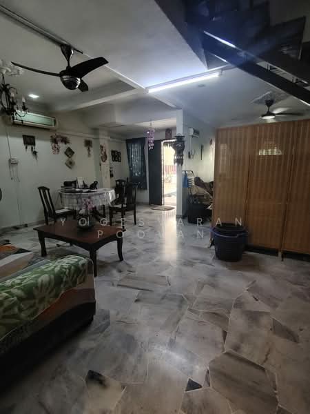 Rumah Teres 2 Tingkat untuk Dijual di Kinrara Residence (Puchong) - Yogesvaran Poovan - Living Room - PropertyGuru.com.my