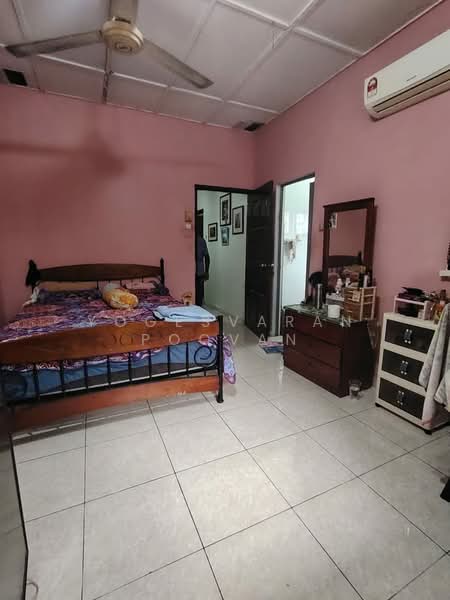 2-storey Terraced House for Sale in Puchong (Selangor) - Yogesvaran Poovan - Bedroom - PropertyGuru.com.my