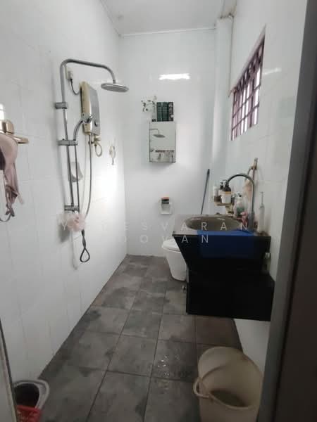 2-storey Terraced House for Sale in Puchong (Selangor) - Yogesvaran Poovan - Bathroom - PropertyGuru.com.my