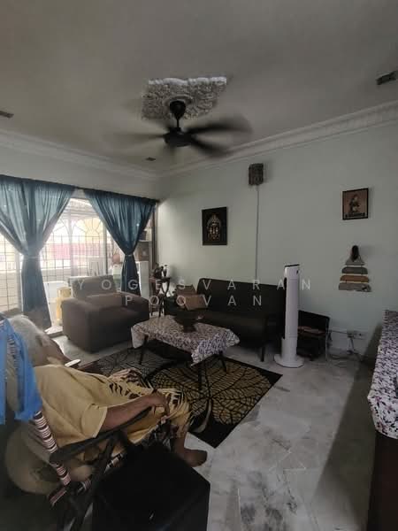 Rumah Teres 2 Tingkat untuk Dijual di Kinrara Residence (Puchong) - Yogesvaran Poovan - Living Room - PropertyGuru.com.my