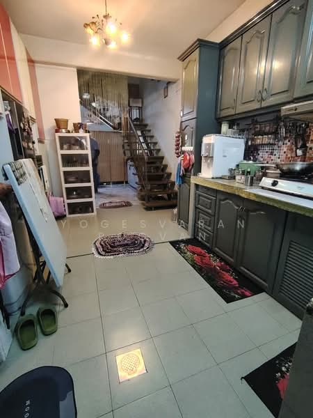 Rumah Teres 2 Tingkat untuk Dijual di Kinrara Residence (Puchong) - Yogesvaran Poovan - Kitchen - PropertyGuru.com.my