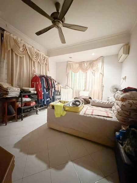 2-storey Terraced House for Sale in Taman Molek (Johor Bahru) - Bess Wong - Bedroom - PropertyGuru.com.my