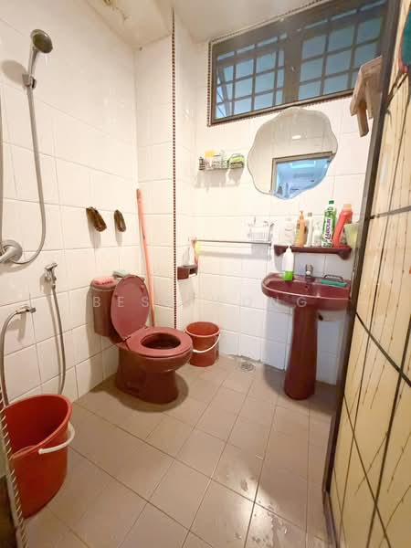 2-storey Terraced House for Sale in Taman Molek (Johor Bahru) - Bess Wong - Bathroom - PropertyGuru.com.my