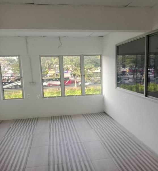 Shop for Rent in Bukit Sentosa (Rawang) - Evelyn Khoo - Interior - PropertyGuru.com.my