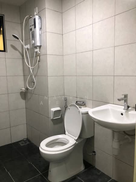 Servis Apartment untuk Disewa di Edusphere - Nazrin Affendy - Bathroom - PropertyGuru.com.my