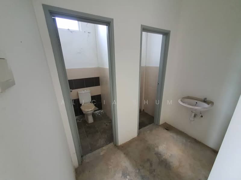 Factory for Rent in Iskandar Puteri (Nusajaya) (Johor) - Alicia Shum - Bathroom - PropertyGuru.com.my