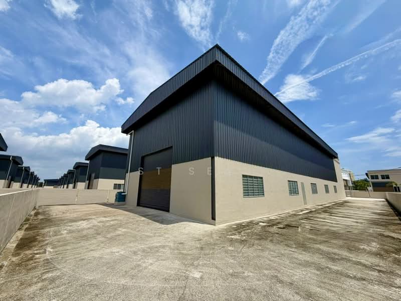 Semi-D Factory for Rent in Kawasan Perindustrian Nafiri (Sungai Jawi) - St Seah - Exterior - PropertyGuru.com.my