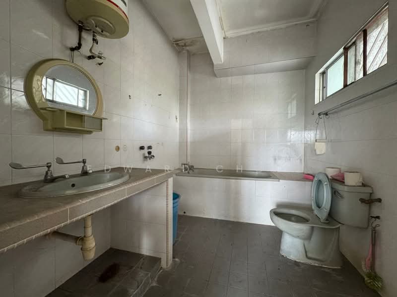 2-storey Terraced House for Sale in Taman Minang (Cheras) - Edward Chooi - Bathroom - PropertyGuru.com.my