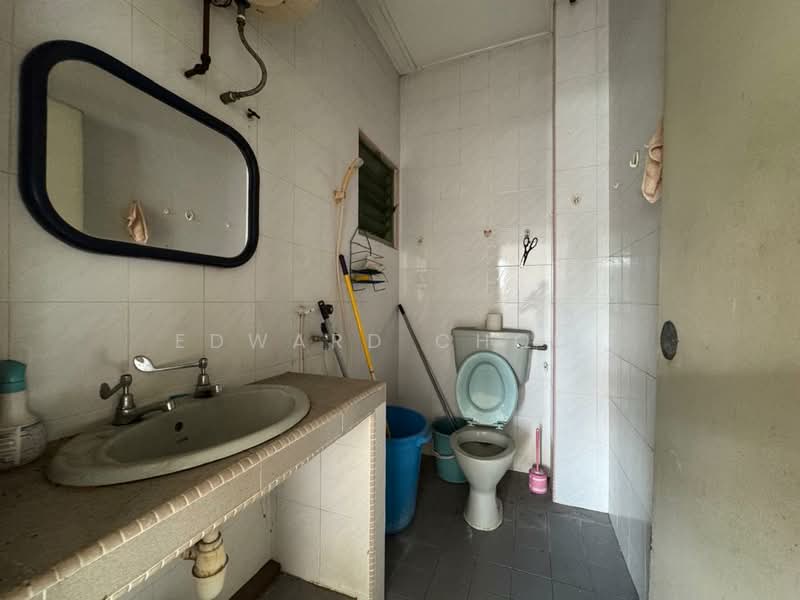 2-storey Terraced House for Sale in Taman Minang (Cheras) - Edward Chooi - Bathroom - PropertyGuru.com.my