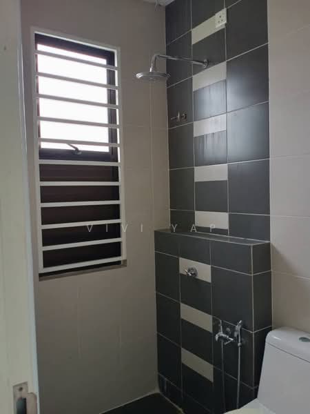 Rumah Teres untuk Dijual di Alam Damai (Cheras) - Vivi Yap - Bathroom - PropertyGuru.com.my
