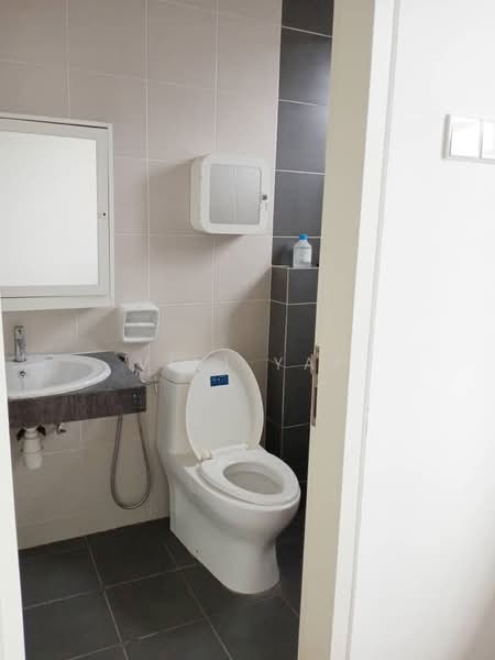 Rumah Teres untuk Dijual di Alam Damai (Cheras) - Vivi Yap - Bathroom - PropertyGuru.com.my