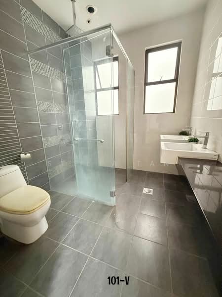 Rumah Teres untuk Dijual di Bandar Bukit Raja (Klang) - Stella Tan - Bathroom - PropertyGuru.com.my