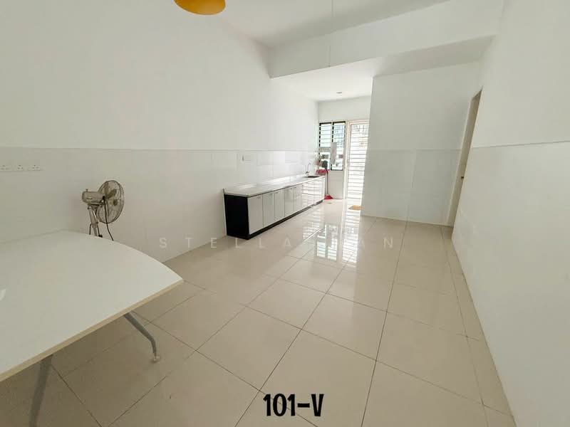 Rumah Teres untuk Dijual di Bandar Bukit Raja (Klang) - Stella Tan - Kitchen - PropertyGuru.com.my