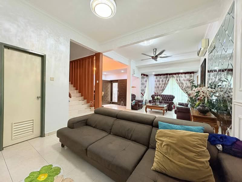 Rumah Teres 2 Tingkat untuk Dijual di Seksyen U11 (Shah Alam) - Isfarizal fazz - Living Room - PropertyGuru.com.my