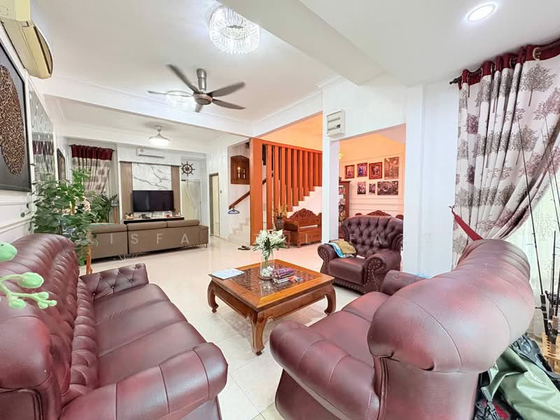 Rumah Teres 2 Tingkat untuk Dijual di Seksyen U11 (Shah Alam) - Isfarizal fazz - Living Room - PropertyGuru.com.my