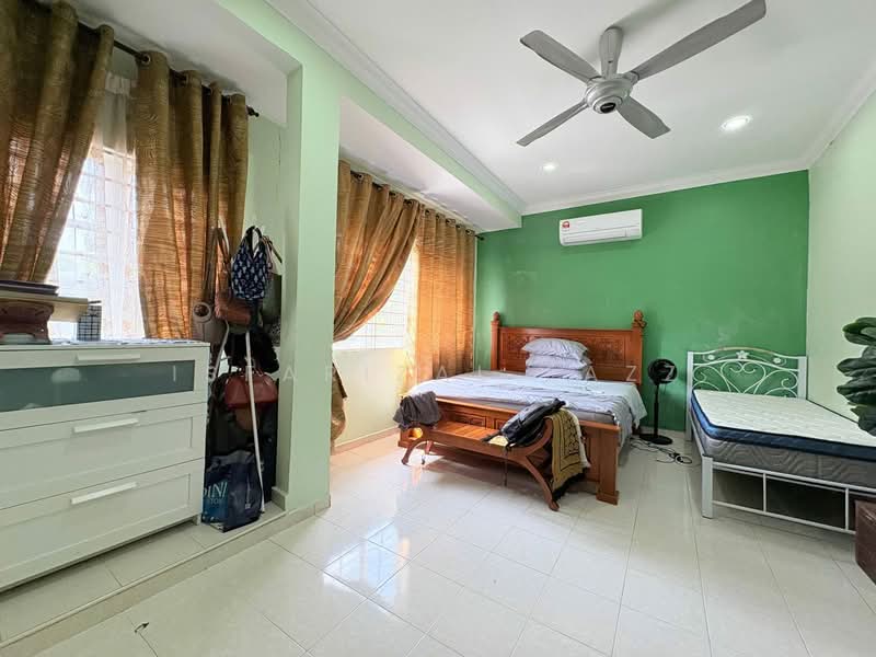 Rumah Teres 2 Tingkat untuk Dijual di Seksyen U11 (Shah Alam) - Isfarizal fazz - Bedroom - PropertyGuru.com.my