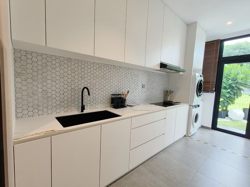 Cluster House for Sale in Bandar Baru Permas Jaya (Permas Jaya) - Zoe Lee - Kitchen - PropertyGuru.com.my