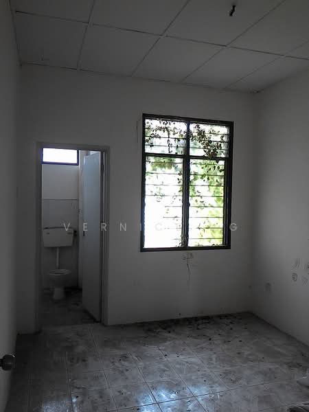 Rumah Teres 2 Tingkat untuk Dijual di Sungai Pelek (Sepang) - Vernice Ng - Bathroom - PropertyGuru.com.my