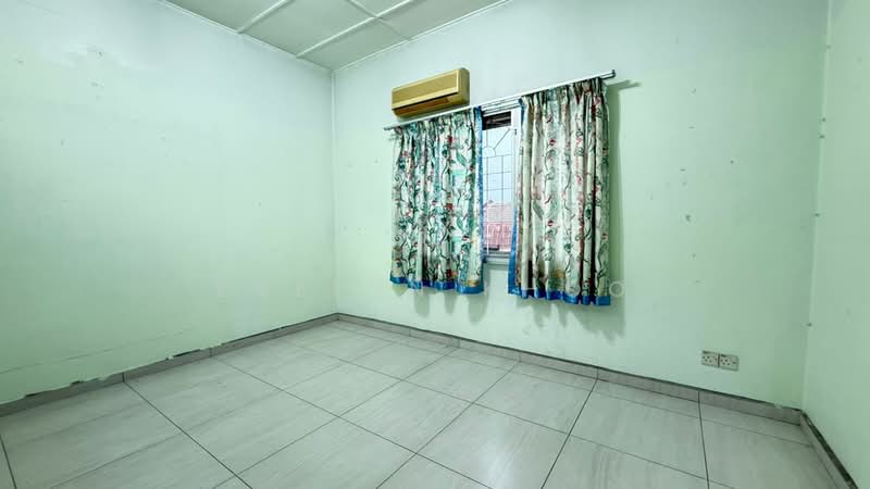 Bungalow for Sale in New Green Park (Rawang) - Evelyn Khoo - Room - PropertyGuru.com.my