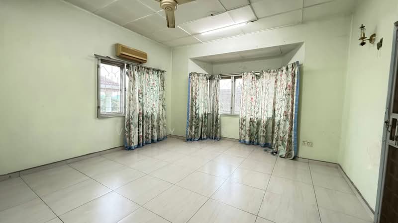 Bungalow for Sale in New Green Park (Rawang) - Evelyn Khoo - Room - PropertyGuru.com.my