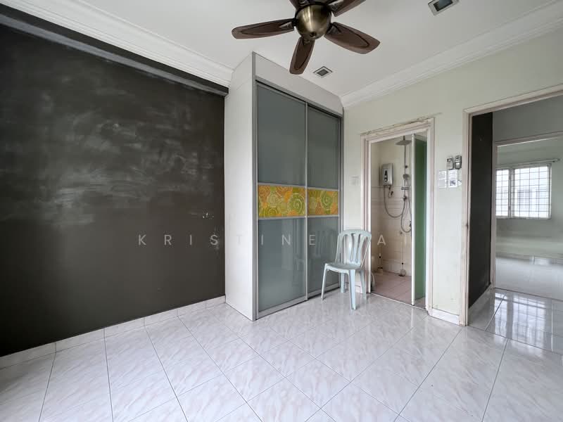 Kondominium untuk Dijual di Midah Ria Condominium - Kristine Lai - Bathroom - PropertyGuru.com.my