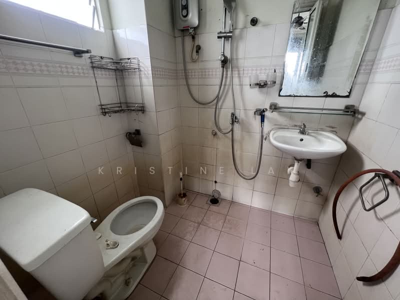 Kondominium untuk Dijual di Midah Ria Condominium - Kristine Lai - Bathroom - PropertyGuru.com.my
