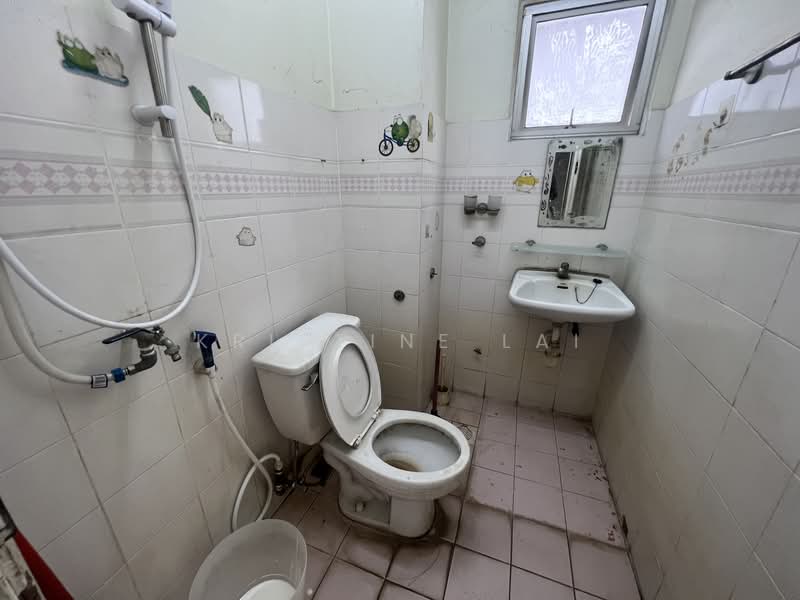 Kondominium untuk Dijual di Midah Ria Condominium - Kristine Lai - Bathroom - PropertyGuru.com.my