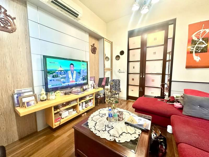 2-storey Terraced House for Sale in Bukit Jelutong (Shah Alam) - Isfarizal fazz - Living Room - PropertyGuru.com.my