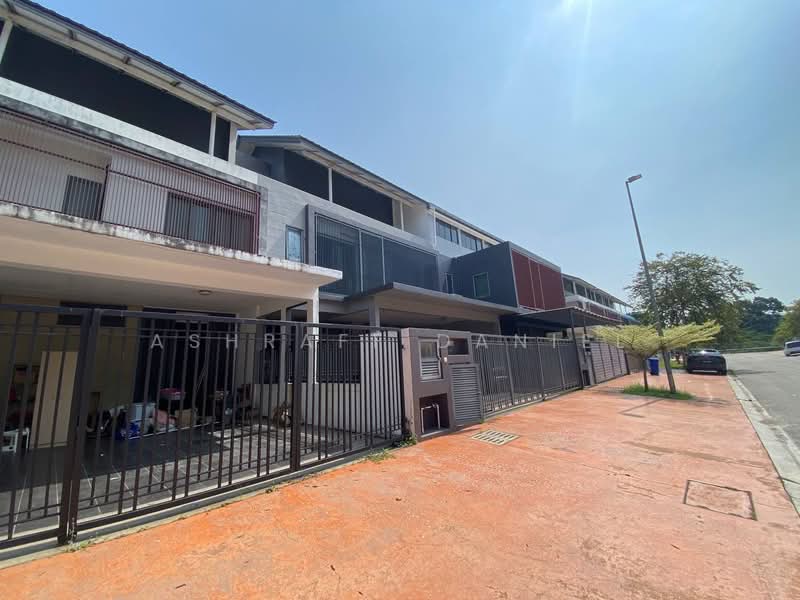 3-storey Terraced House for Sale in Denai Alam (Shah Alam) - Ashraff Daniel - PropertyGuru.com.my
